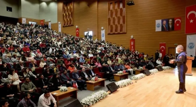 Alper Gezeravcı, Kırıkkale Üniversitesi'nde (KAYÜ) Öğrencilerle Sohbet Etti