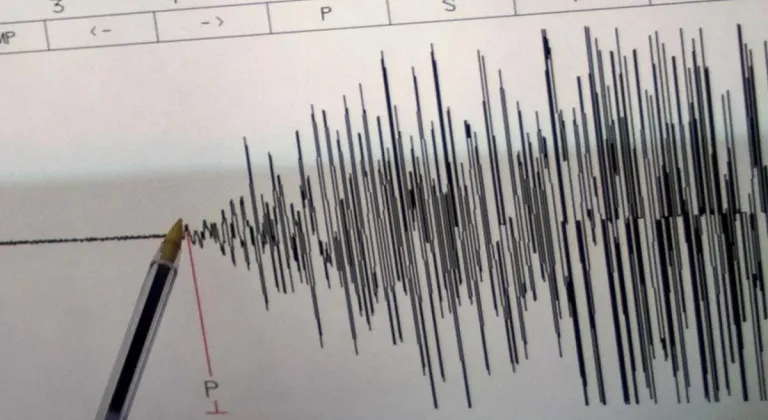 Filipinler'de 7,6 büyüklüğünde deprem